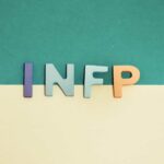 INFPが避けるべき仕事は？向いてない業界や職場の特徴も解説